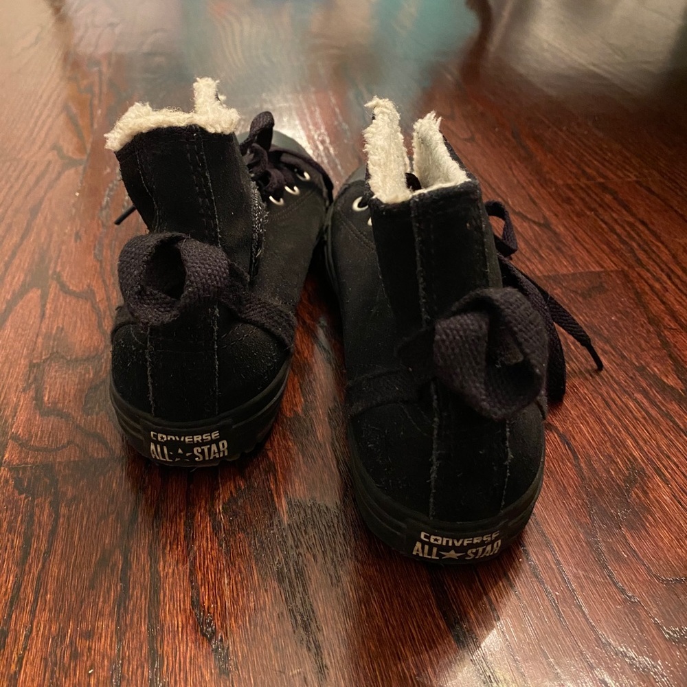 Converse - Picture 2 of 4